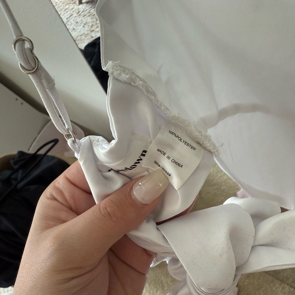 Superdown Tie Back Satin White Tank V Cut Strappy Top - Picture 8 of 9